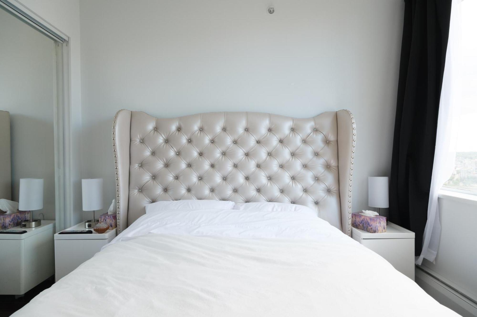 Central 1-Bedroom Apartment With Pool, Jacuzzi & Sauna Vancouver Luaran gambar