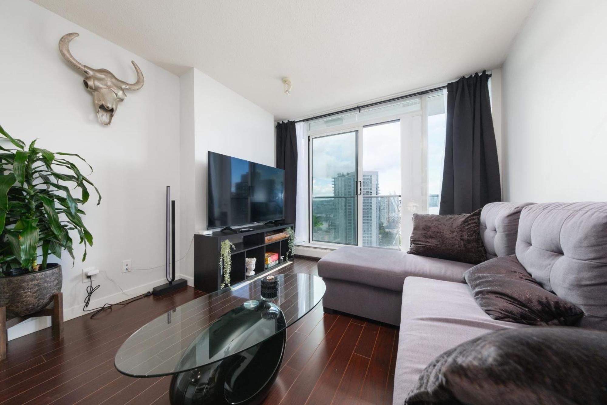 Central 1-Bedroom Apartment With Pool, Jacuzzi & Sauna Vancouver Luaran gambar